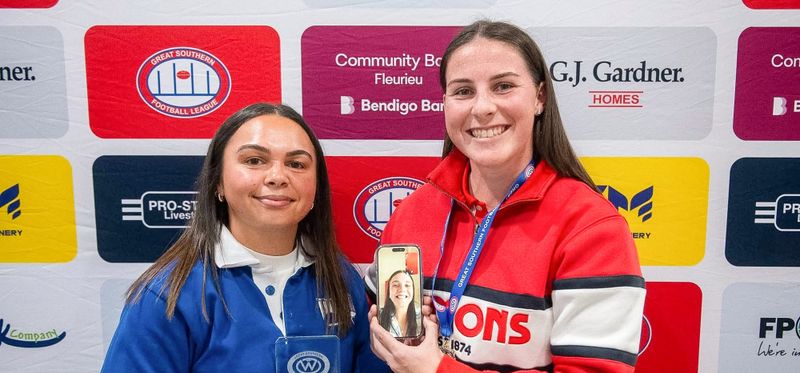 Team mates share best and fairest award post image