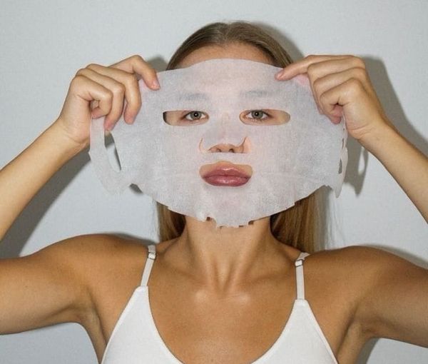 SPF stačí a krém nepotřebuju. Letní skincare mýty, kterým pořád věříme