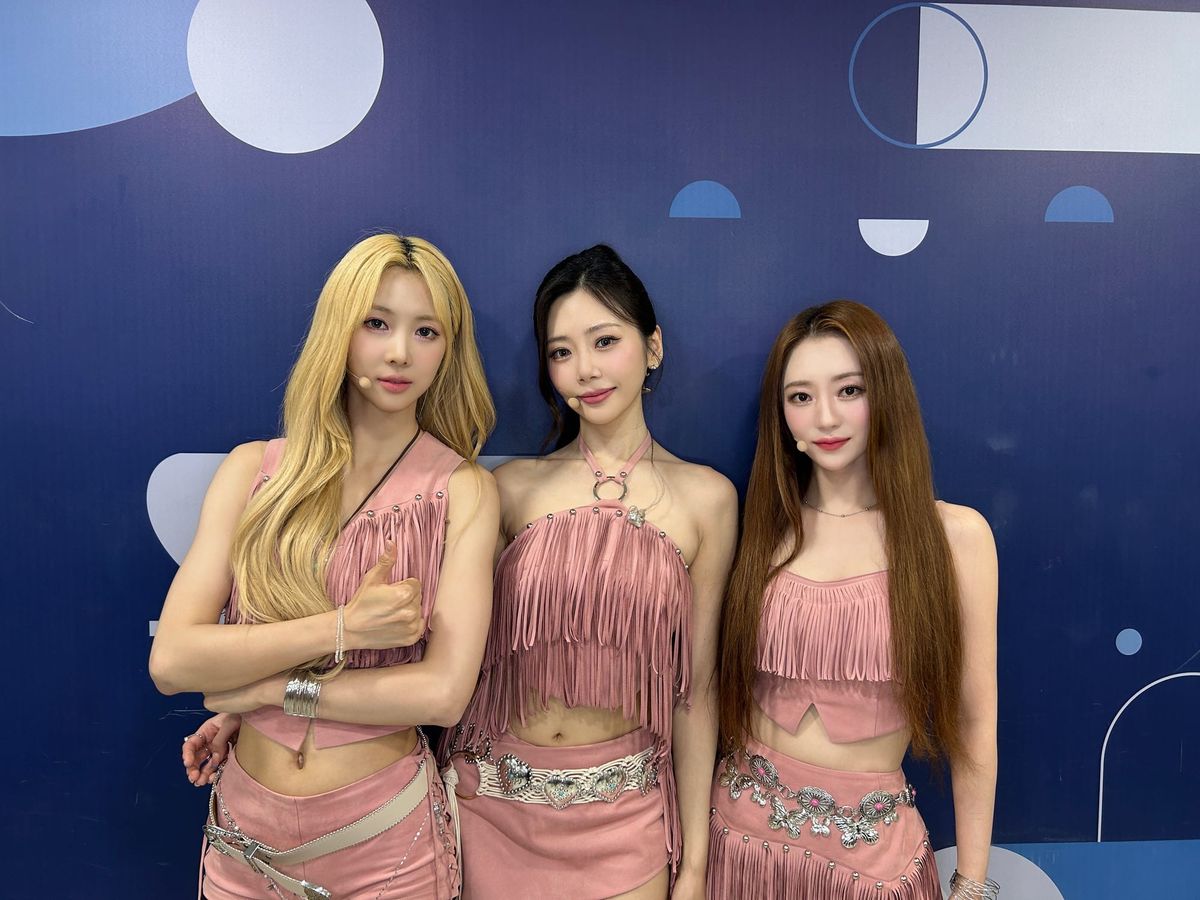 Dreamcatcher UAU Rolls Through "GENE" Promotions With New Appearances And Fresh Energy