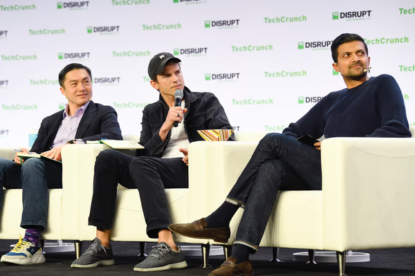 Knobhead Ashton Kutcher wearing his Allbirds.