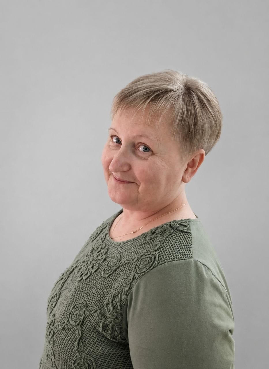 Алла Берестова, кандидат філологічних наук, доцент, доцент ЗВО кафедри фундаментальних та суспільно-гуманітарних наук НФаУ