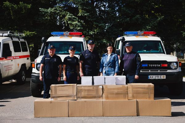 «Аптека 9-1-1» передала ДСНС Харківської області сучасні комплекти спеціалізованого обладнання для захисту рятувальників
