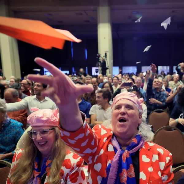 Сміх і наука: хто отримав Антинобелівські премії цього року