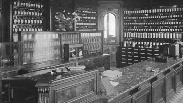 Як працювала аптека у ХІХ столітті