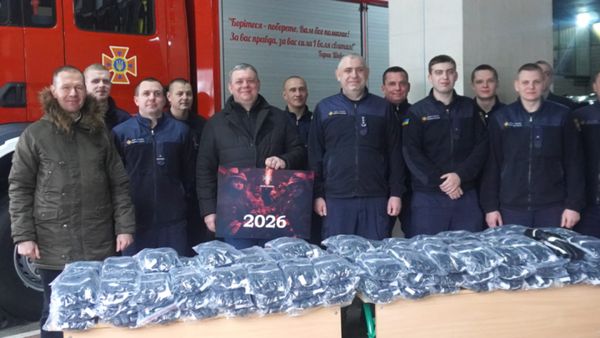 Фонд Родини Жебрівських передав ДСНС Києва захисні рукавички на 225 тис. грн