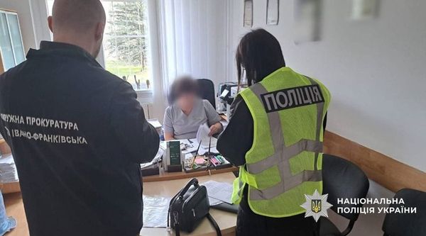 На Прикарпатті викрили махінації з eHealth: понад 1,5 млн грн за «лікування» немовлят
