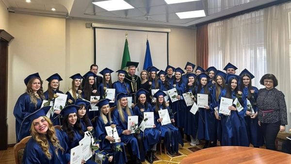 Кадровий голод у фармацевтичній галузі: випускники НФаУ — на вагу золота