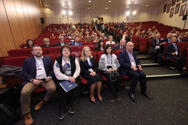 Обмін досвідом під час конференції: українські кейси стійкості під час війни та європейський досвід для формування УФА