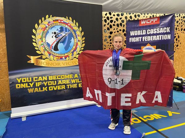 Юристка Аптечної мережі 9-1-1 здобула нагороди на чемпіонаті Європи з козацького двобою