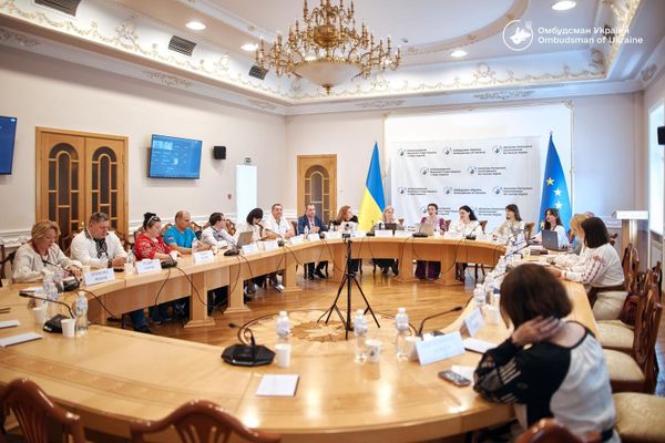 В Офісі омбудсмена обговорили відповідальність за доступ до психотропних препаратів та ризики самолікування
