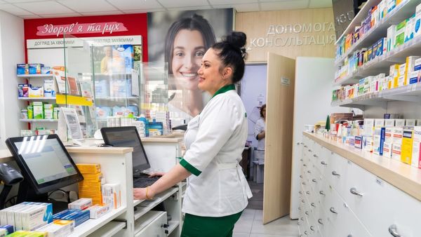 Аптека незламності: як фармацевтки з Південноукраїнська тримають тил під час війни