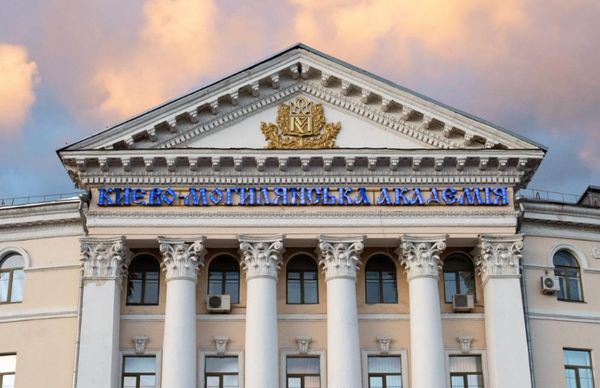 Новий гравець на полі медичної освіти: школа НаУКМА і «Добробут» готуються до набору студентів