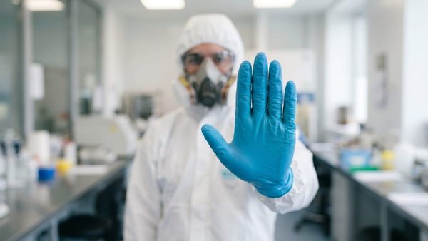 Попри спалахи у світі, Україна утримує контроль над ситуацією з холерою
