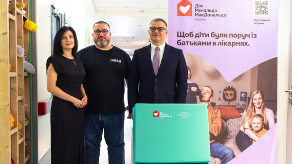 У дитячих лікарнях України створюють комфортніші умови для спільного перебування батьків і дітей