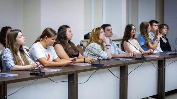 НФаУ формує у студентів активну громадянську позицію та лідерські навички