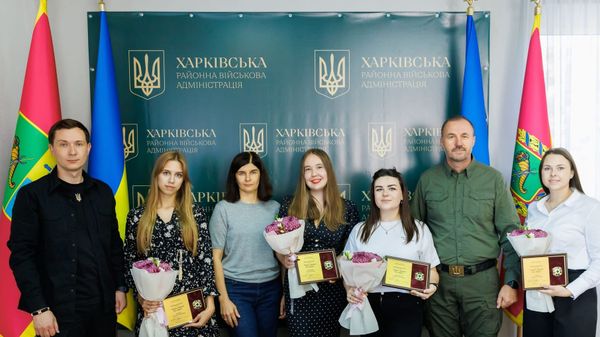 Харківських фармацевтів нагородили медалями «Герої у формі без зброї»
