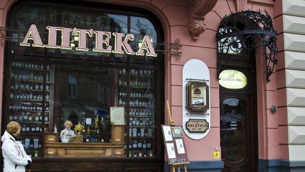 Аптечна реклама крізь століття: як довіра стала найкращим брендом
