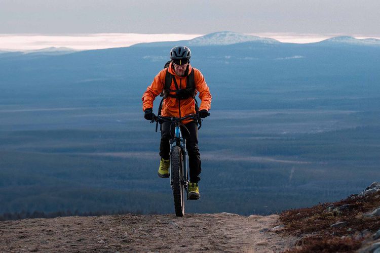 Maastopyöräily keväällä: Milloin poluille kannattaa lähteä?