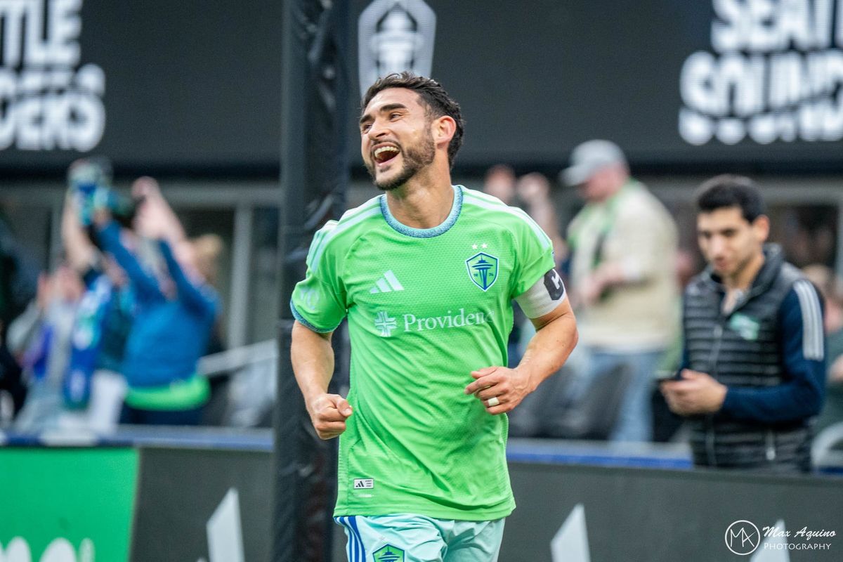 Seattle Sounders Extend Unbeaten Streak with Roldan’s Brilliance