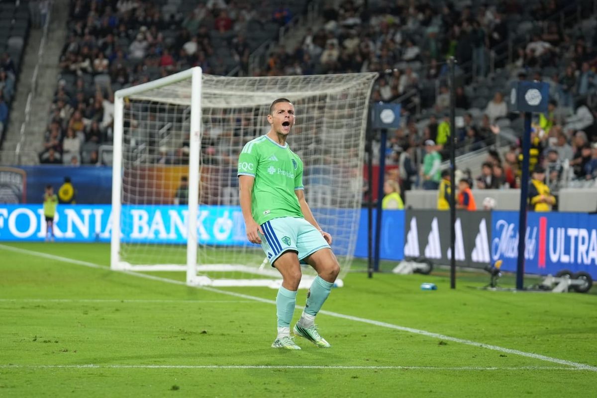 High and low: Sounders concede late to drop points
