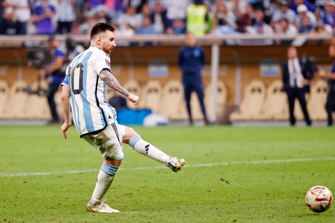 Lionel Messi playing for Argentina during the 2022 men’s World Cup.