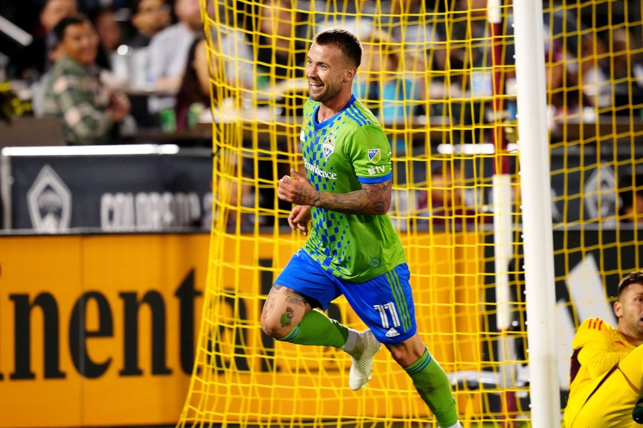 Sounders outlast Rapids, unbeaten in five