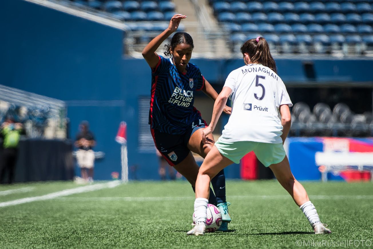 OL Reign re-sign Athens, Brown, and Ivory