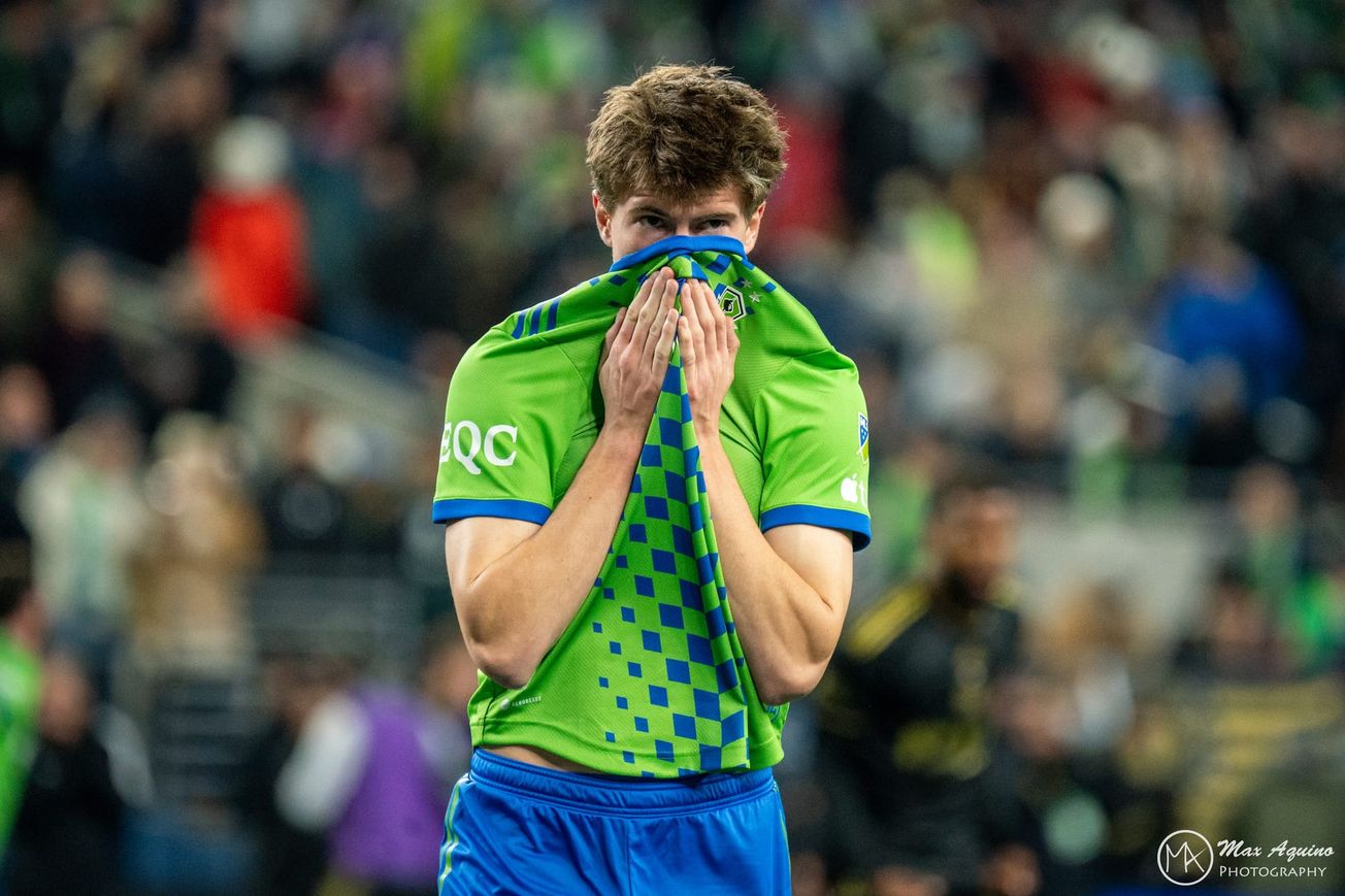 Ship's Log, Dec. 22: One neat trick to reduce fixture congestion