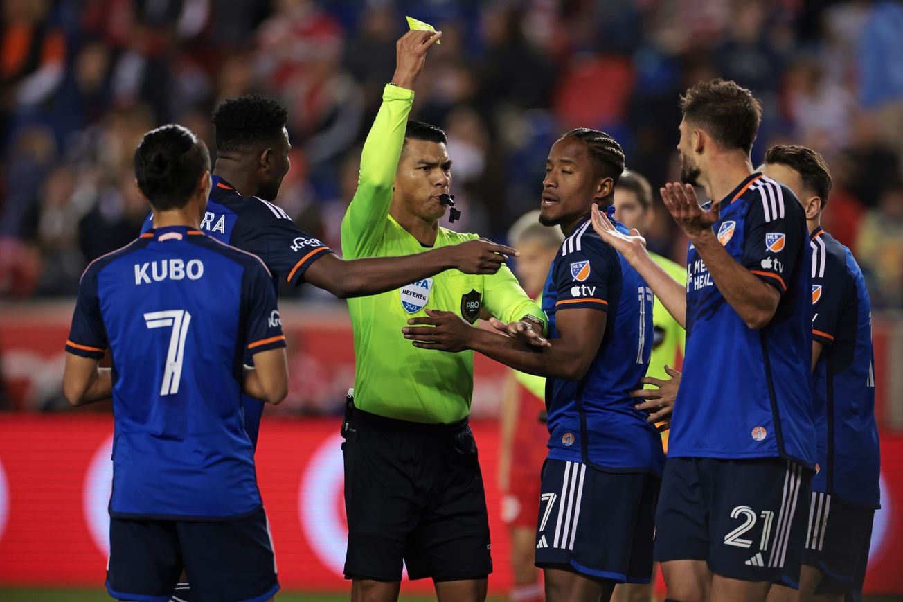 Ship's Log, Dec. 1: Don't go in there