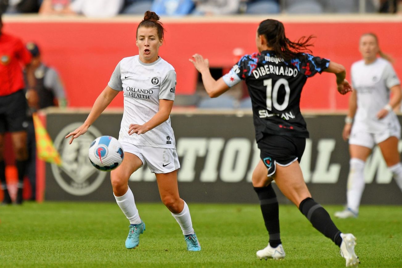 Seattle Reign sign Welsh midfielder Angharad James