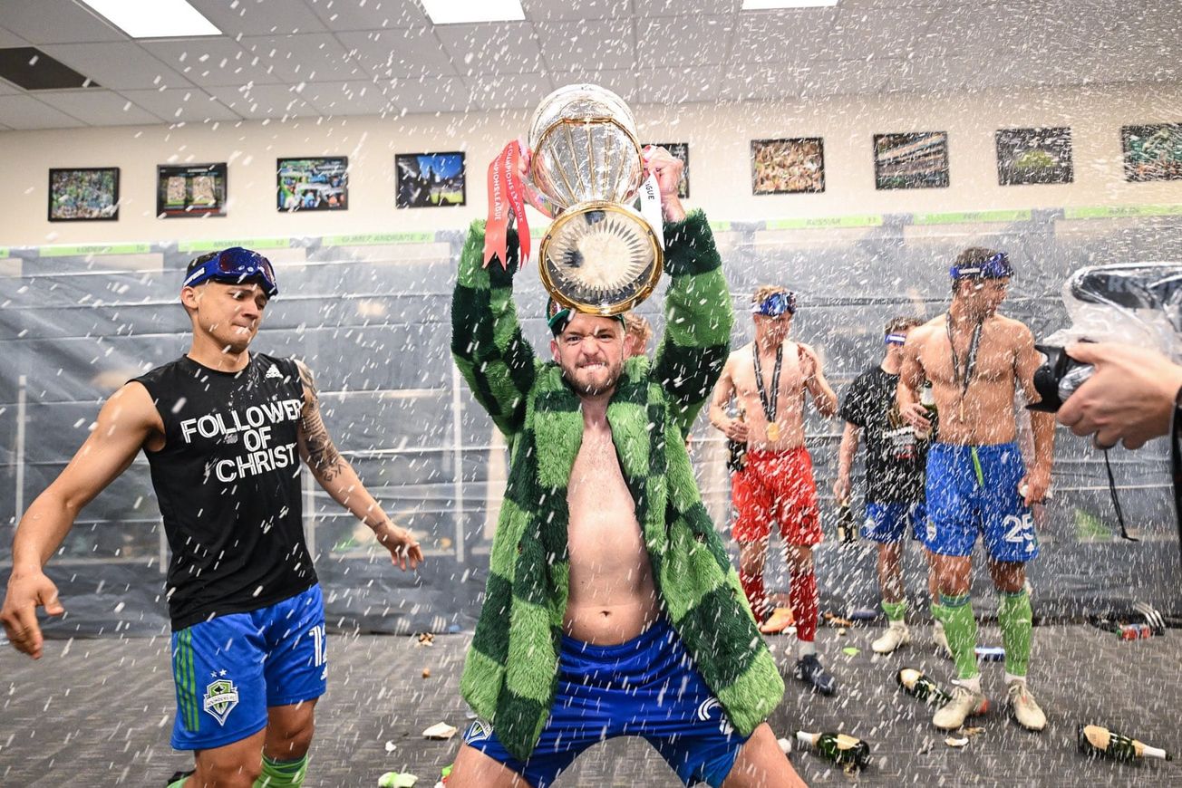 Kelyn Rowe retires from professional soccer