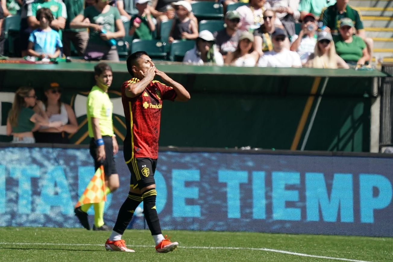 Can Raúl Ruidíaz just keeping doing this?