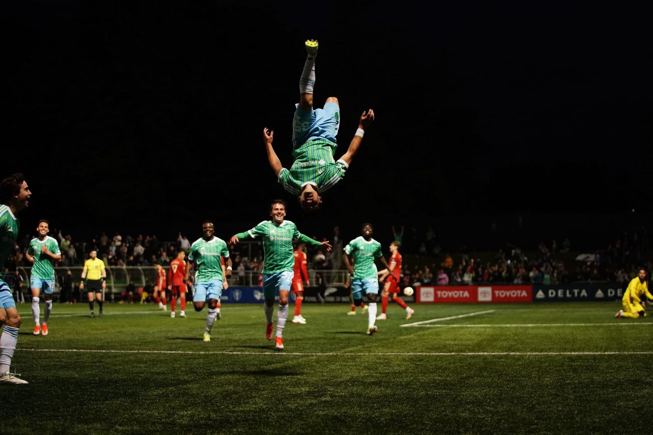 Kalani Kossa-Rienzi appears ready to take flight