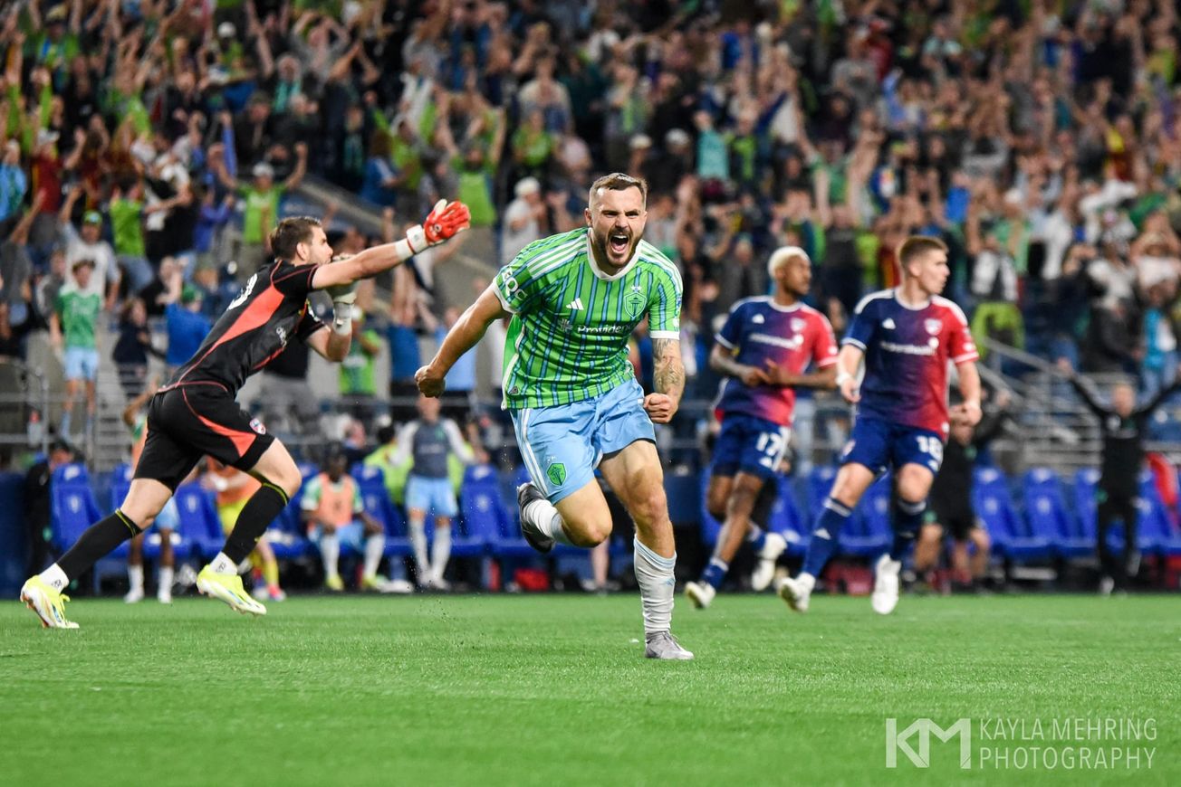 Comeback kids: Sounders score dramatic victory