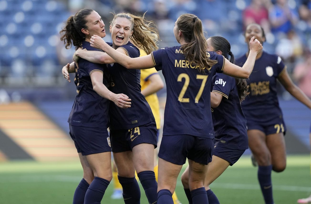 Seattle Reign open Summer Cup with one to enjoy
