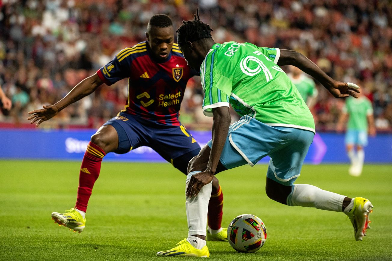 Georgi Minoungou joins Sounders on first-team deal