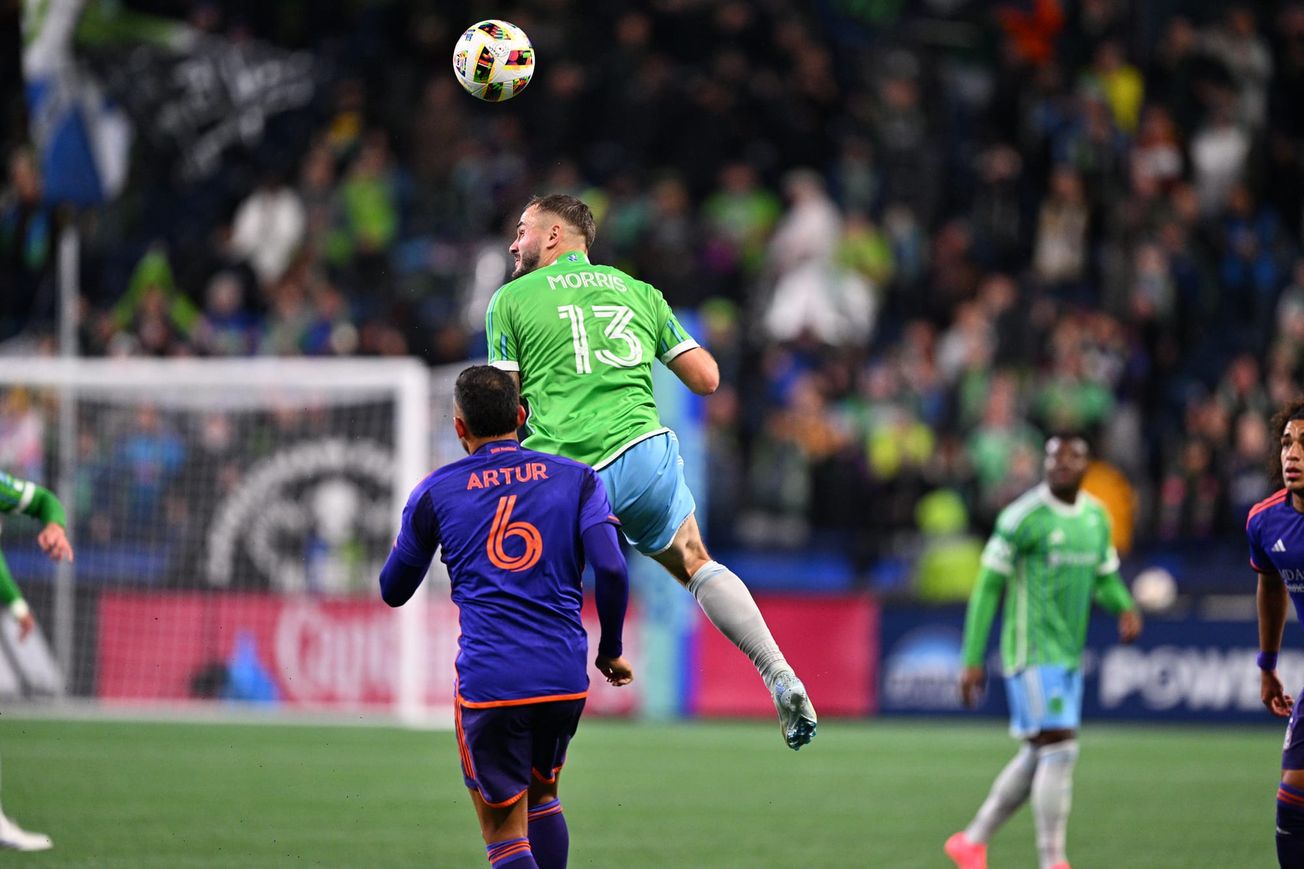 Jordan Morris questionable for Game 2 after leaving early