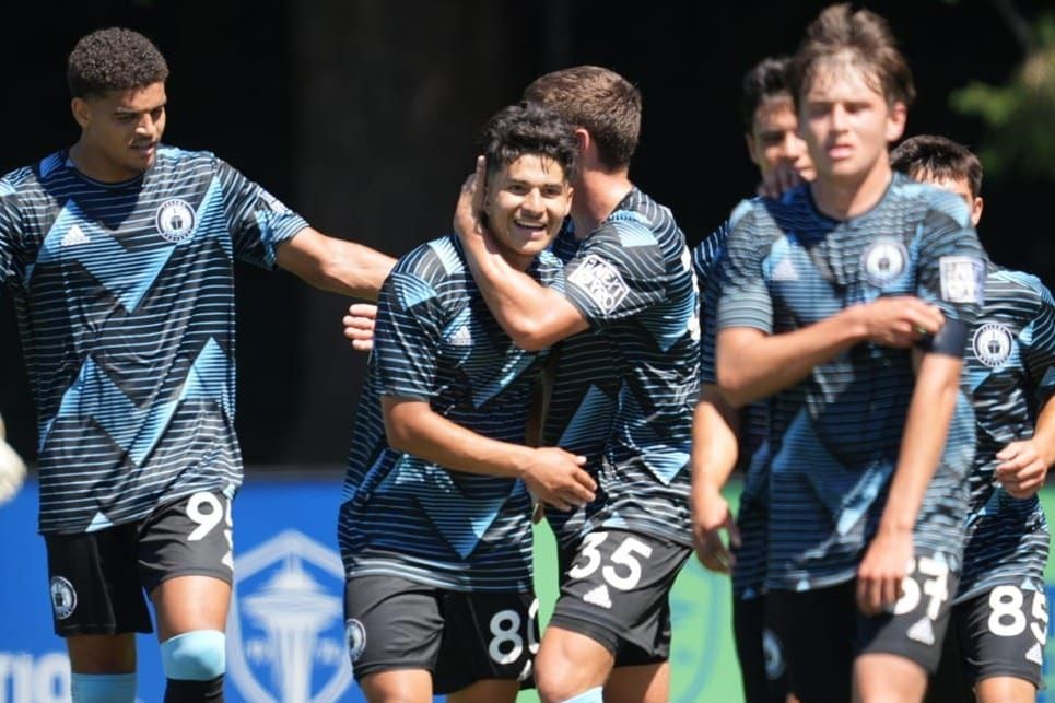 Defiance midfielder Chris Aquino moves to FC Juárez