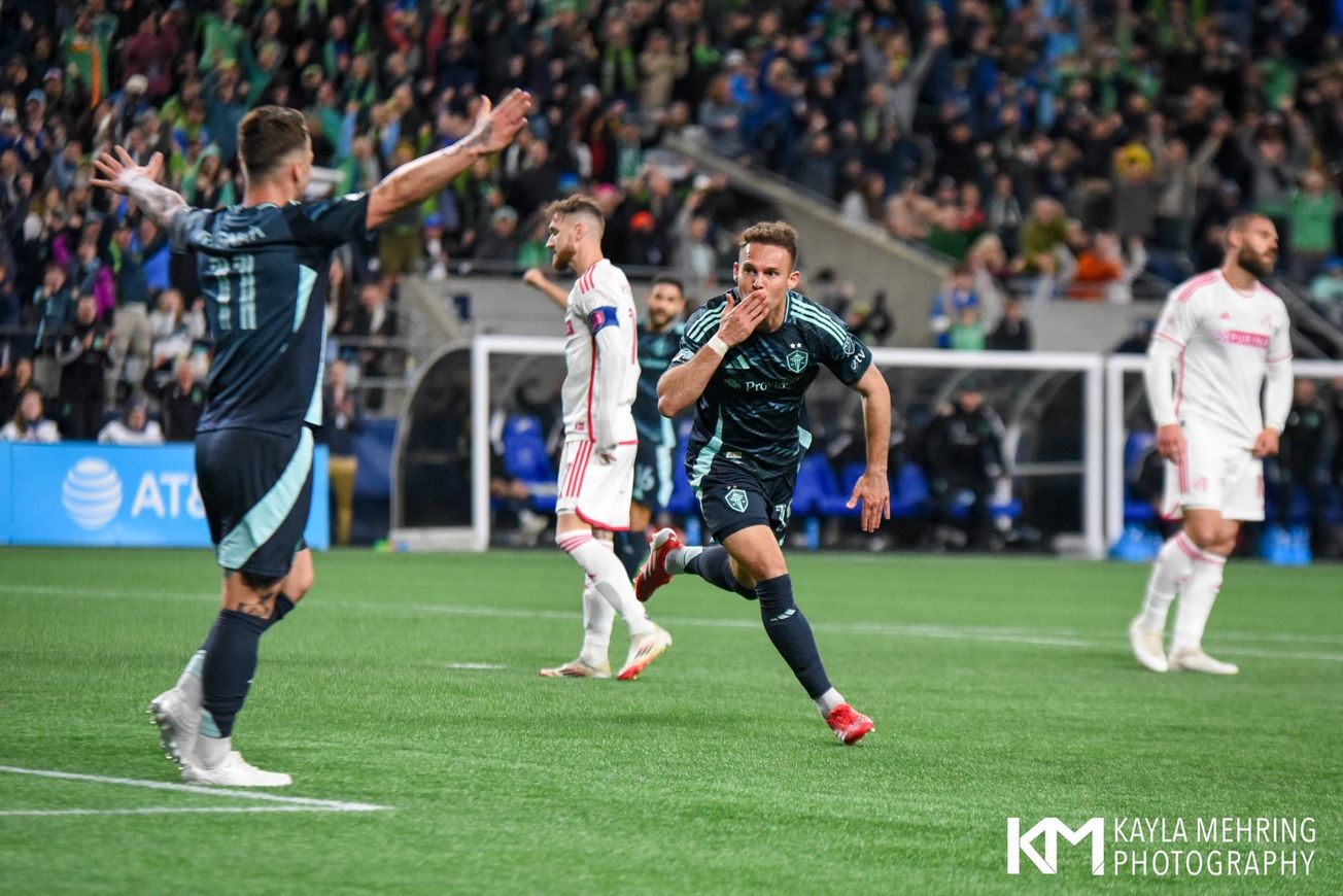 Home sweet home: Sounders smash St. Louis