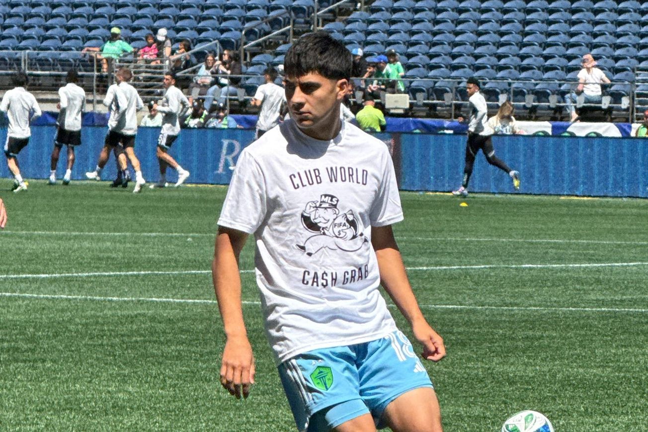 'Club World Ca$h Grab': Players don protest shirts at pregame