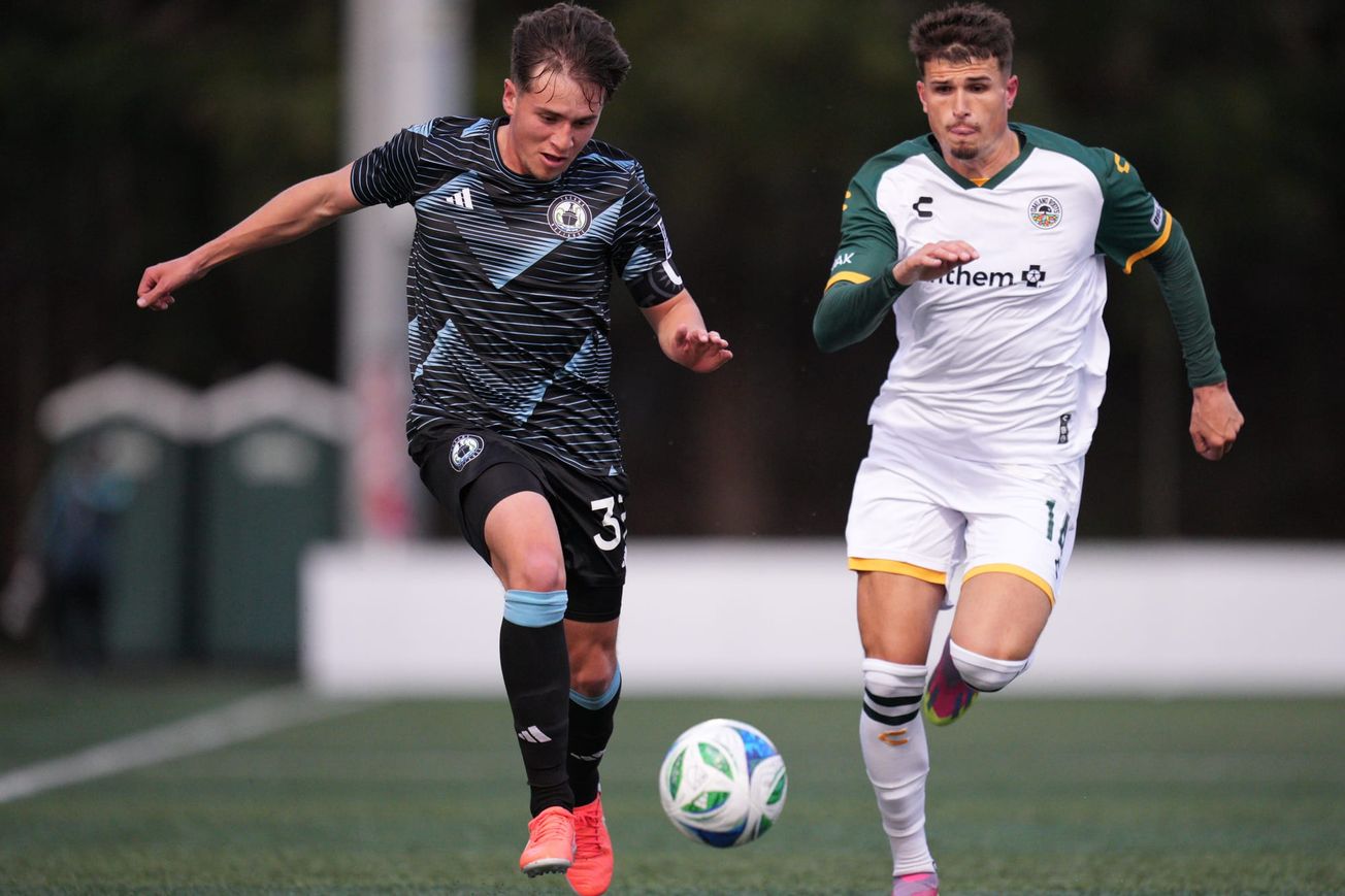 Snyder Brunell signs first-team contract with Sounders