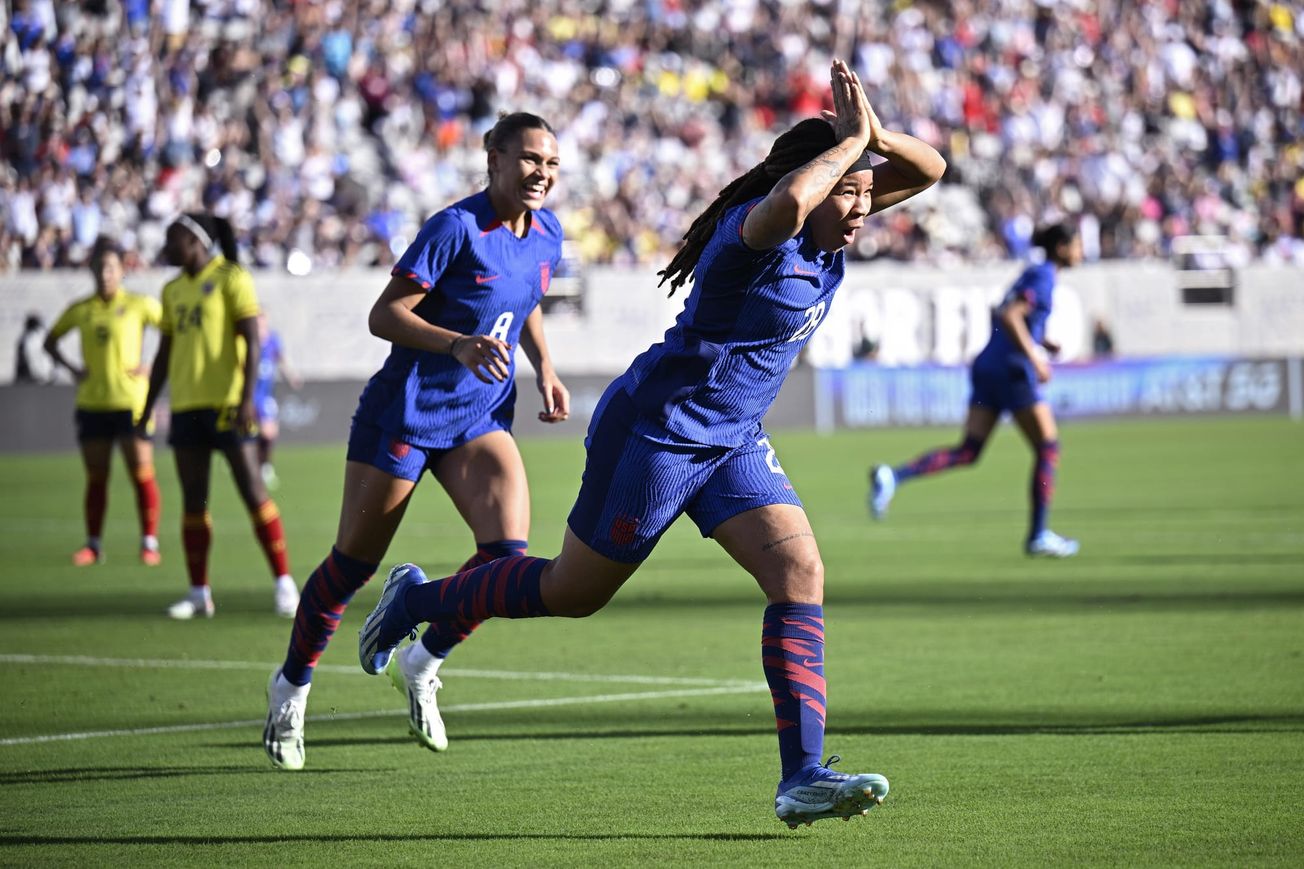 Seattle Reign sign Mia Fishel through 2029