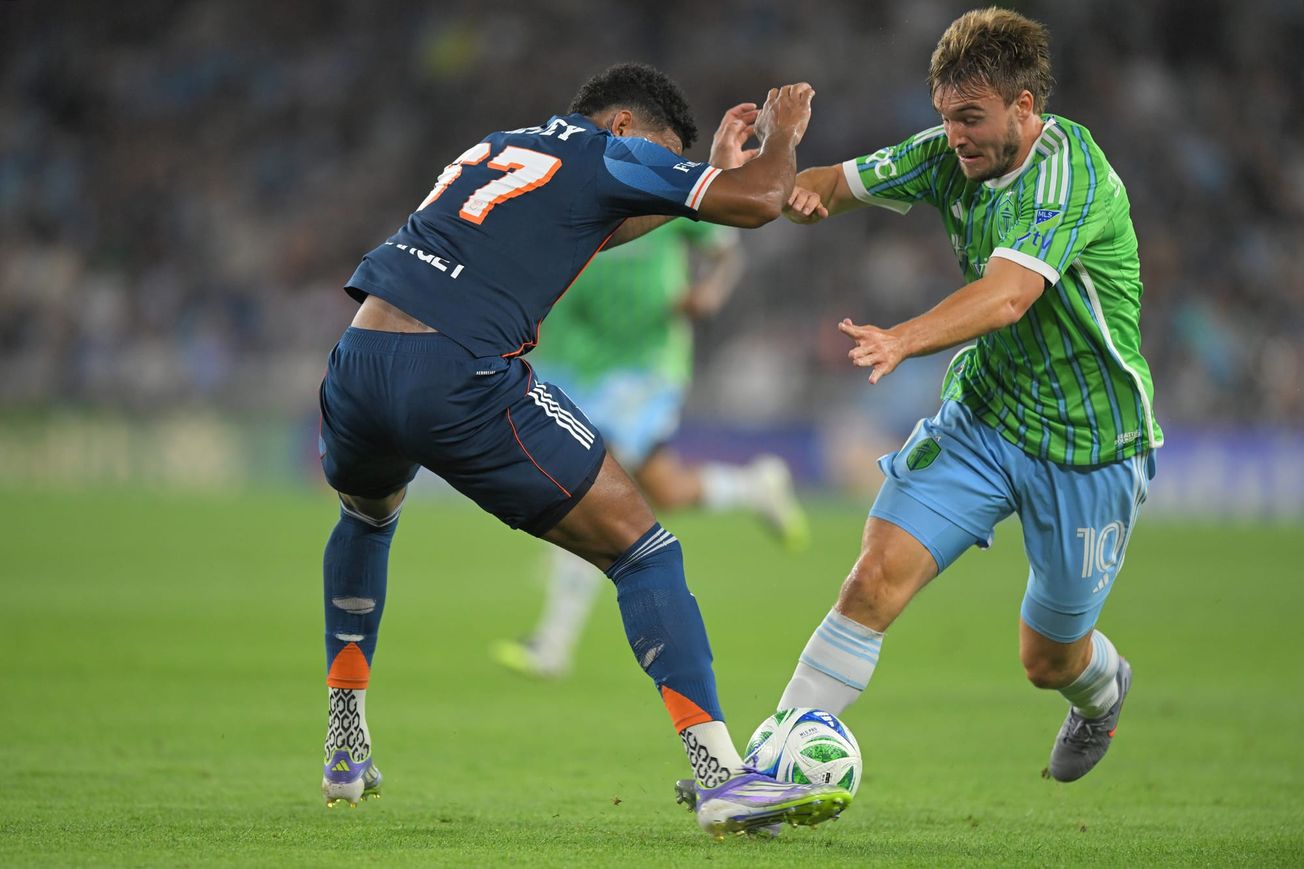 Loony result: Sounders fall on road to Minnesota