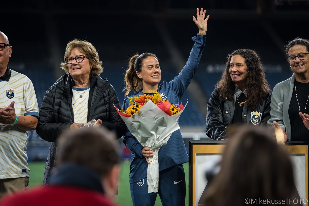 Photo Gallery: Legendary Lu