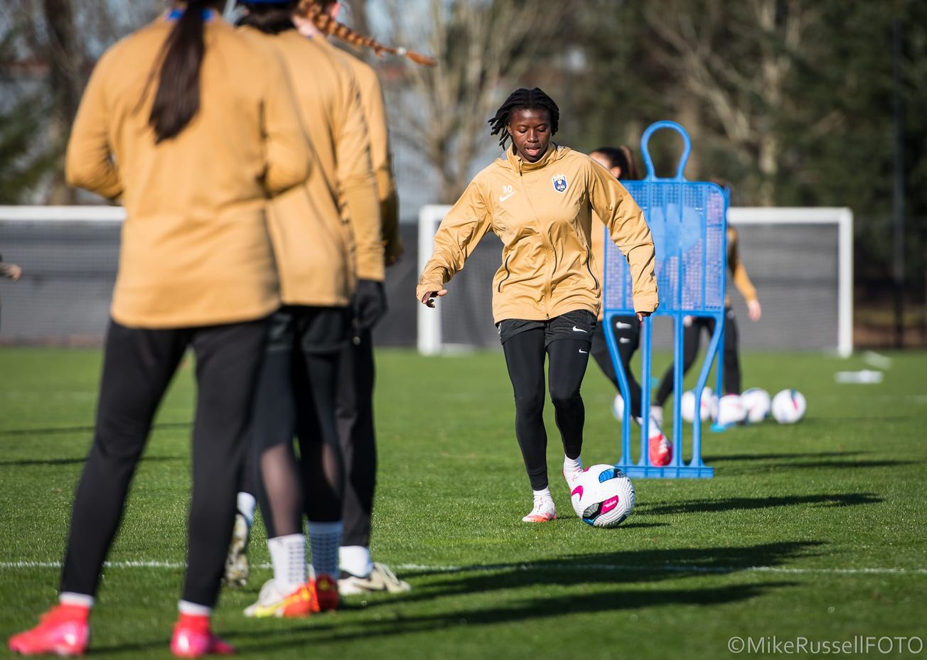 Seattle Reign train through the international break