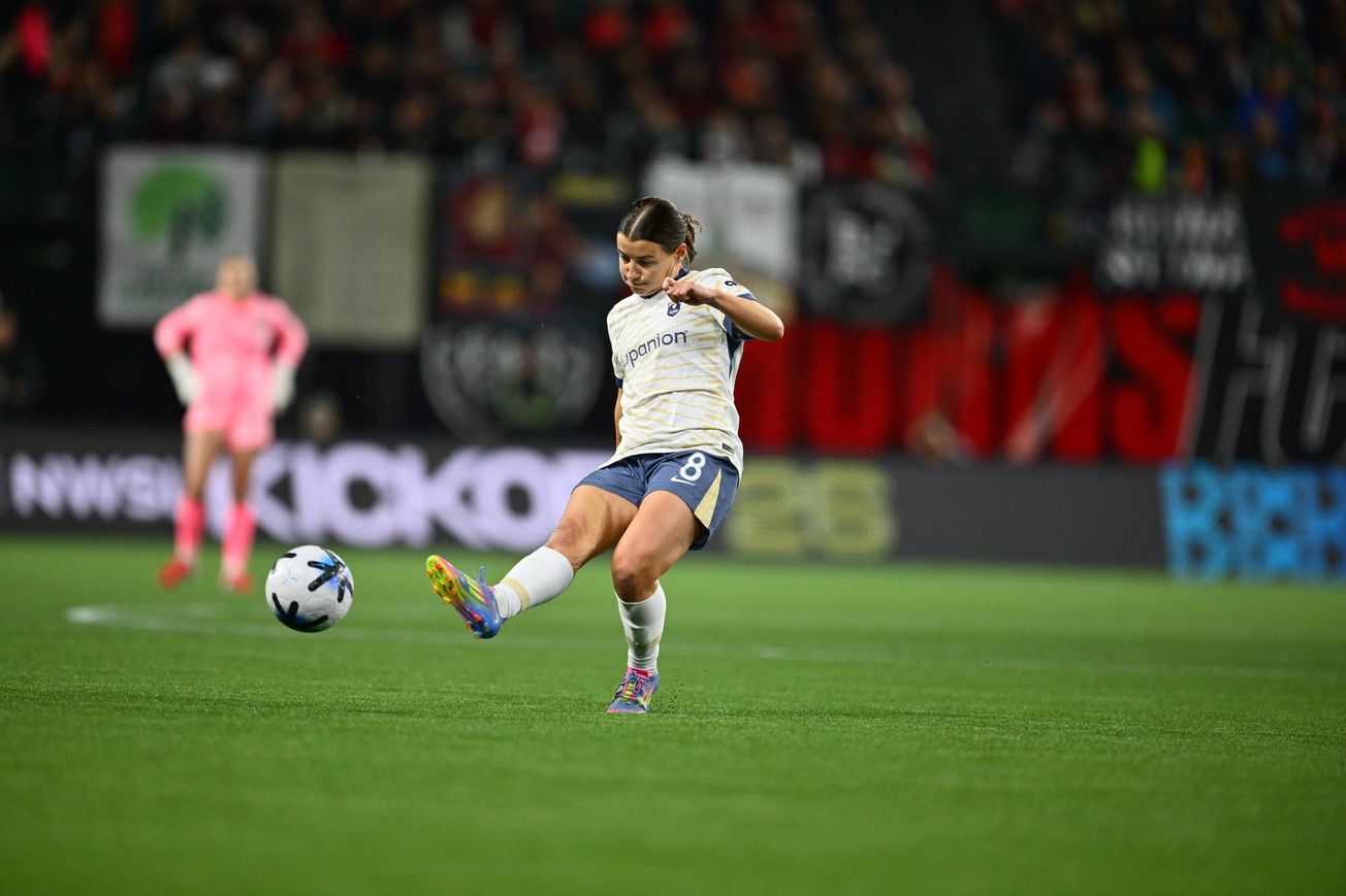 Valkyratings: Red cards and highway blues