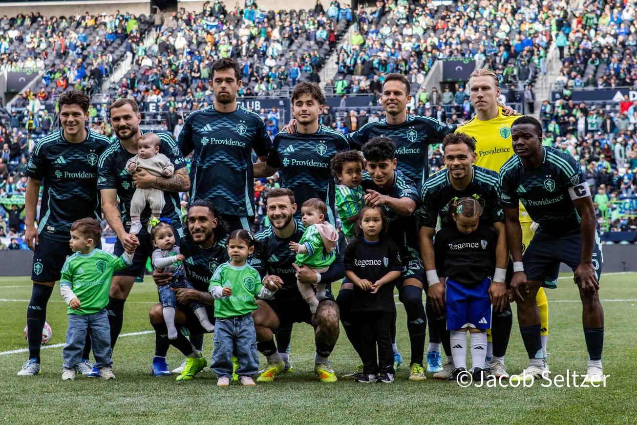 Seattle Sounders vs. LA Galaxy: community player ratings form