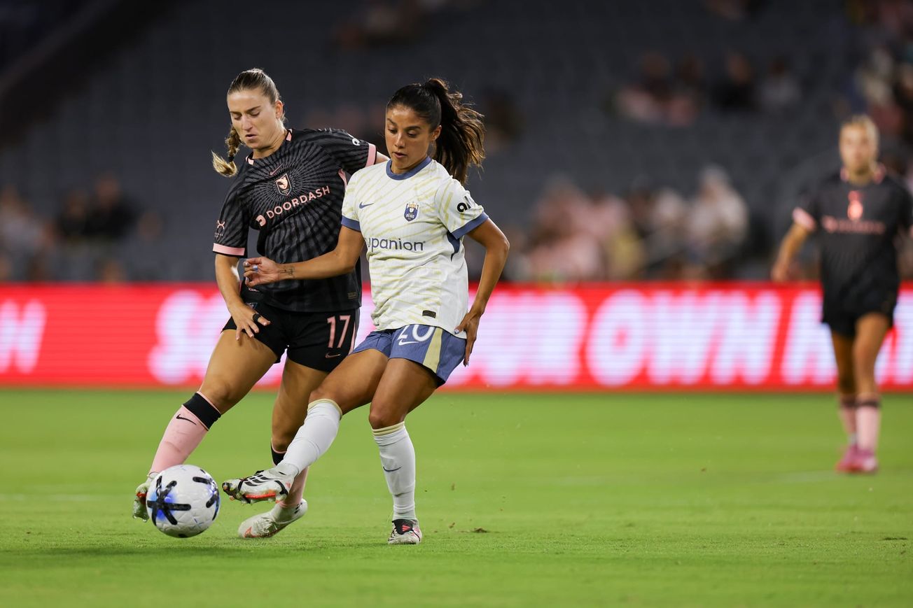 Reign stumble in LA, lose 3-1 to Angel City