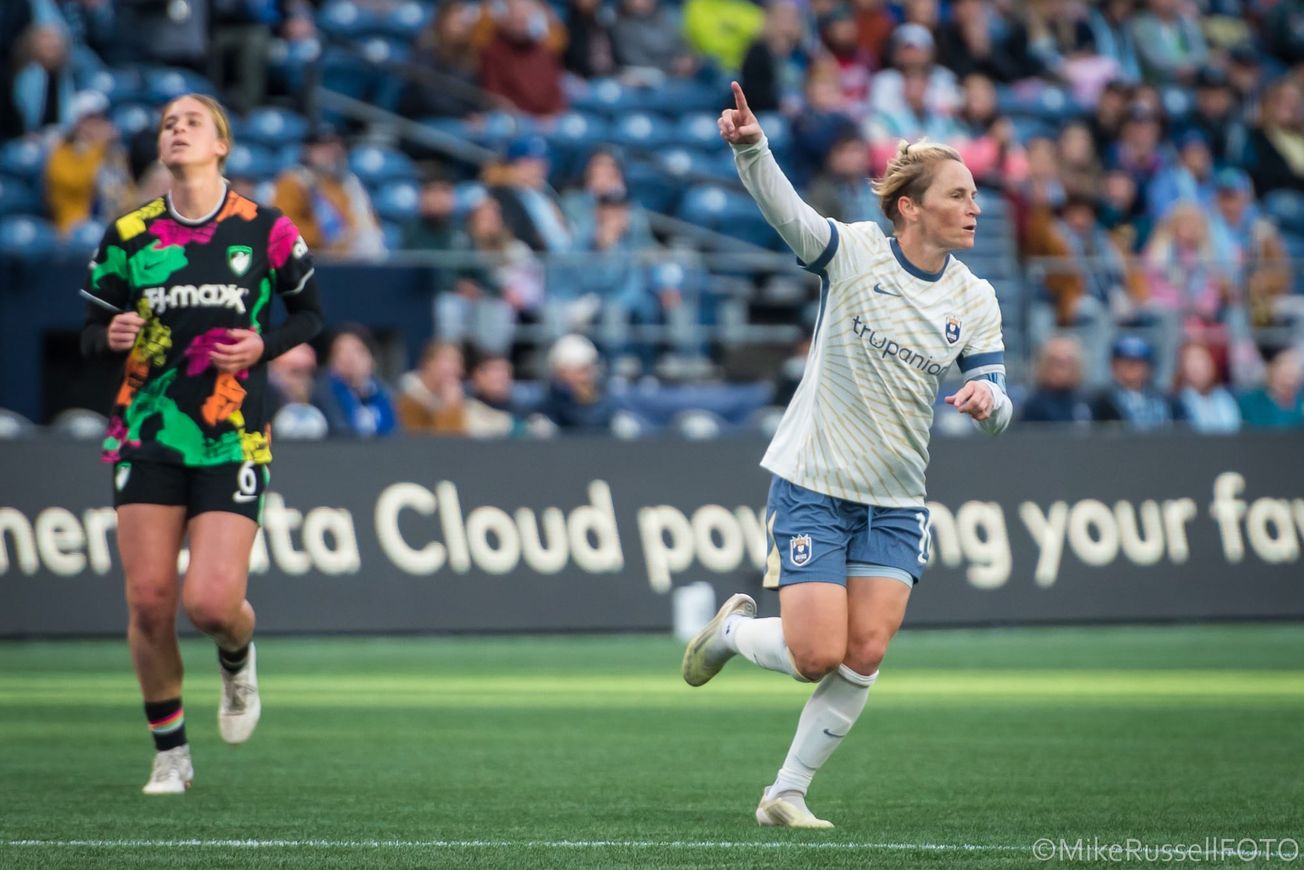 Reign vs. Legacy: Highlights, stats, quotes
