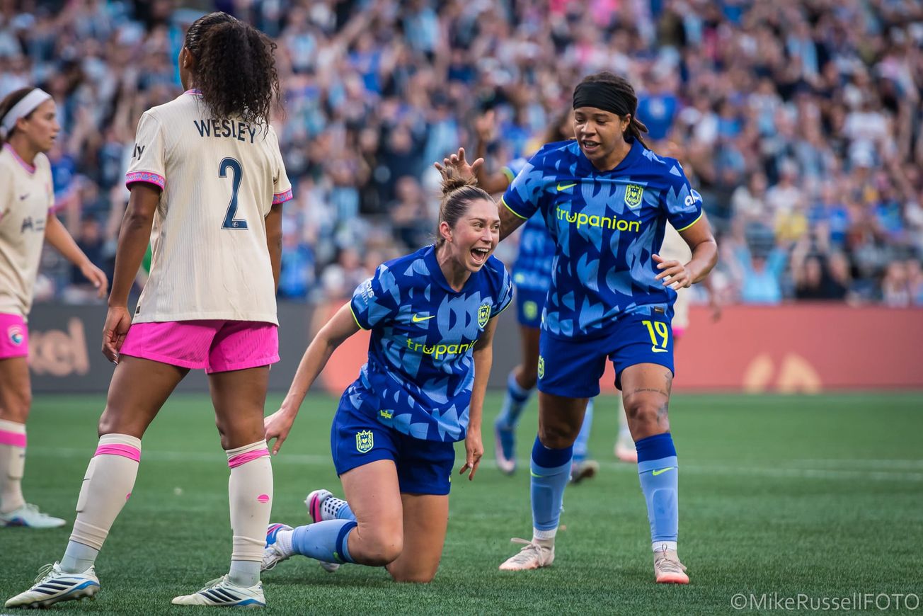 Reign hold on to beat Wave, 1-0